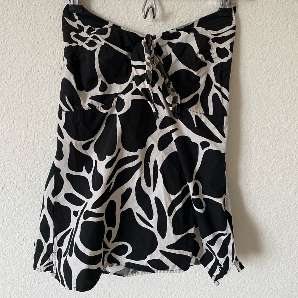 Cute top, 100% cotton, slightly used looks like brand new.